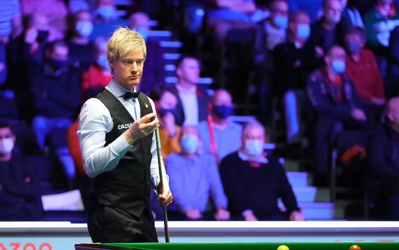 自对偶像的 自对偶像的